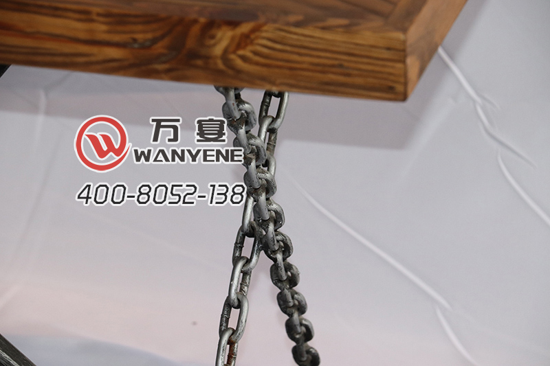 五金工业铁板底座餐桌图-锁链装饰